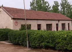 �F(xi��n)������(g��)�W(xu��)У�Ă�(g��)�꼉(j��)����߀��26���W(xu��)����ӛ�߿����İ༉(j��)�ǌW(xu��)У��һ�꼉(j��)��ֻ�������W(xu��)��������ʮ�ׂ�(g��)���ǌW(xu��)ǰ��ĺ��ӡ�