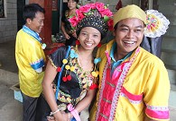 ��������y��������b