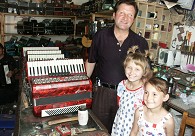 ���vɽ���2����ʹ���Ů��