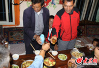 �y��������