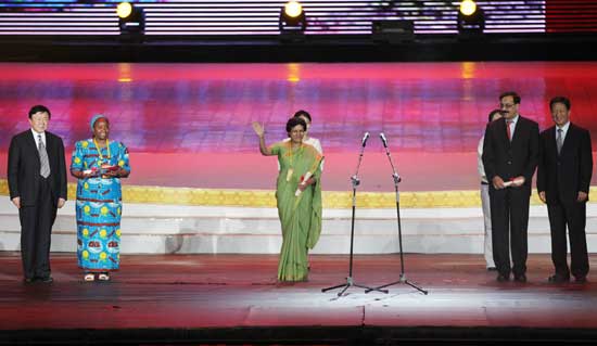 ���ӽ�����(ji��ng)¡���C�� ����(ji��ng)�(xi��ng)�֌ف�������