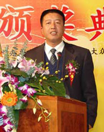 ɽ�|���·��g�W(xu��)ԺԺ�L(zh��ng) �O����