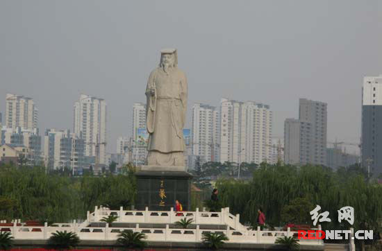 (�R���Ǖ�ʥ����֮�Ĺ��l(xi��ng)��)