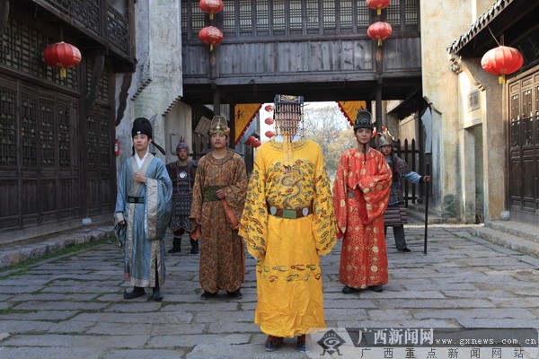 �R�ʇ��HӰ�ǣ�������H���^���c���e�ĉ���֮��