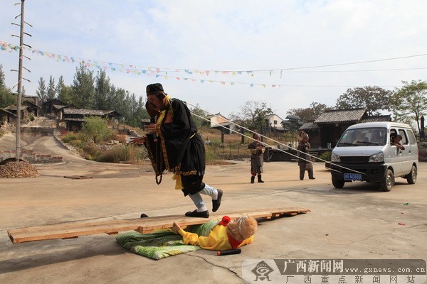 �R�ʇ��HӰ�ǣ�������H���^���c���e�ĉ���֮��