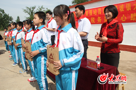 �麢�ӂ�ٛ���\�ӷ����c��һ��ͯ��    �󱊾Wӛ�ߺ�Ȫ��z