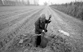 2010��9��23�գ������m�����@�������B��6���µ����Ϻ����������������������h�ĵط���������ӵ�����΢�����ƺ�߀�������@��δ֪�����һ�z��١�����Ԭ������صĵ�21���냺��Ҳ�ǵ�10���򲡶����ċ냺��