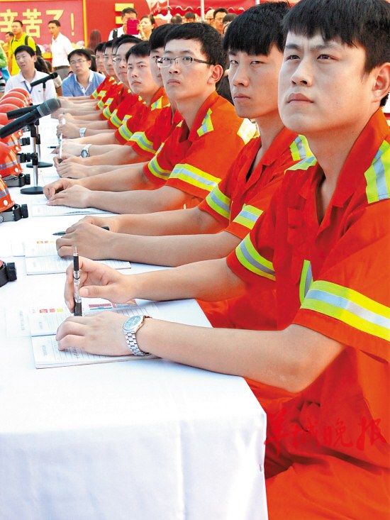 ���u�۵Ĺ��˶����Լ���һ�ݡ��A��·���D��