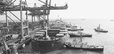 12��12��10�r���S�����ոۖ|11#��λ�İ����R���F�Vʯ����������˹��̖�����ж�����ո�؛�����������30017�f����ͬ�����L11.3%����ǰ������ɡ�ʮ���塱�¿�3�|�����a(ch��n)Ŀ�ˡ�