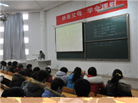 �ж����}�������