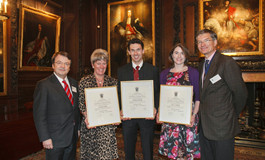 新加坡葡萄酒界雙姝爭艷之Annette Scarfe