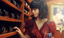 喝紅葡萄酒可調節女性痛經