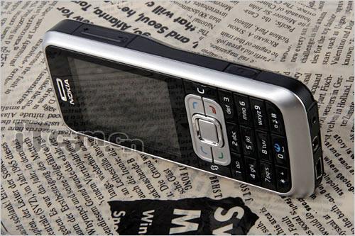 緊貼纖腰美臀夏日便攜輕薄時尚手機推薦(4)