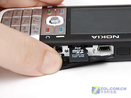 魄力不小諾基亞旋轉智能音樂5700評測(5)