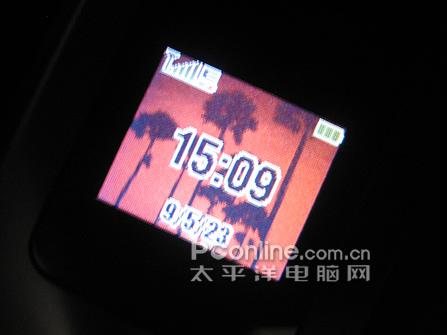 摩托羅拉W510評(píng)測(cè) 超高性價(jià)比摩托金屬超薄翻蓋W510評(píng)測(cè)(3)