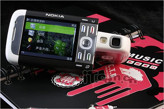 音樂新王者諾基亞旋屏智能5700圖賞