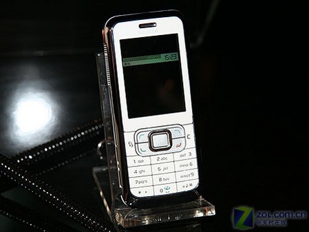 時尚潮流諾基亞九款新品手機圖賞(3)