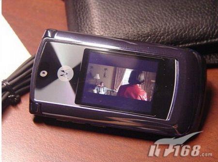 貝克漢姆代言摩托C網(wǎng)鏡面翻蓋V9m上市