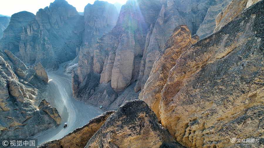 2018��1��14�գ����Cʡ���y�У����ľ�̩�h�S��ʯ�և��ҵ��|���@ʯ�����������@����e�s50ƽ��ǧ�ף����й�ʯ��Ⱥ10ƽ�����