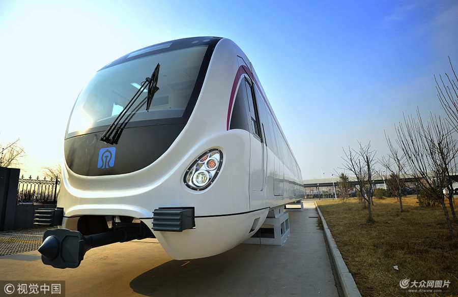 2017��12��23�գ����ĝ��ϵ��FR1��1:1ģ��܇����һ�vR1����܇����4�µ�5�³������ϡ�