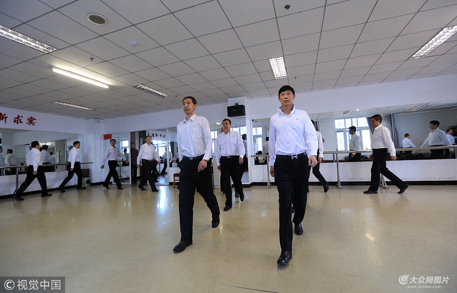 2018��4��16�գ��ڹ����I�����W(xu��)�У���֧��ģ���(du��)����ʮ�����(du��)�T���ǳ��^60�q�Ĵ󠔣����g�����ѽ�(j��ng)78�q����������(g��)���Ą�Q��Ӗ(x��n)���r(sh��)��������ʮ�㣬�������f��