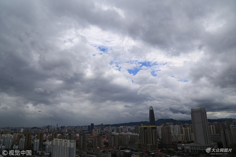 2018��8��14�գ����ϣ��ǅ^�󷶇����F���������L����ӿ���ܽ���ĵ�14̖�_�L��Ħ�ɡ�Ӱ푣����꾏�����B�m���յĸߜ���⡣