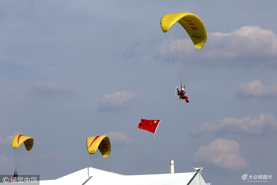 2018��10��13�����磬ɽ�|��������ɽ�|�s���e�еć��H�u���󎟾��(du��)��Ո(q��ng)ِ�_Ļʽ�ϣ���ʮ�˽M�ɵĄ�(d��ng)���㾎�(du��)ͬ�r(sh��)������գ����ݡ���Ů�·�����