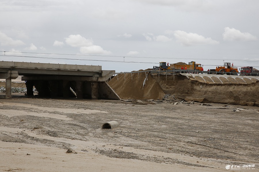 2019��7��7�Ո�������C�ػ͡����C��س��F����ˮ��⡣�ܱ���Ӱ푣��ػ�Ī�߿߿߅^�eˮ���࣬��ǰ��Ȫ�Ӱl��ɽ�飬��ʹ�M��߅^��Ψһ��·�Дࡣ