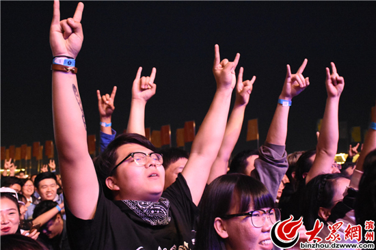 ����׌�ˮ����l������������Ļ ����ʢ������ȫ��