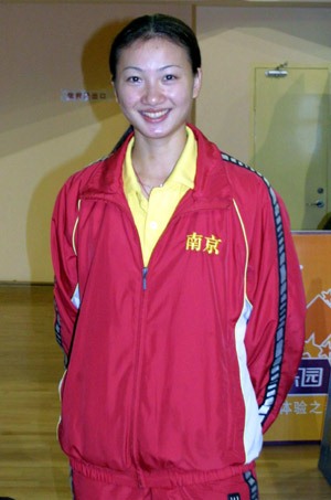 ���ʮ�����˕��ÜI�ۄ��˸�����Ů��ѩ����(�D)