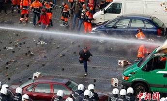 �����r11�f��ʾ���������l�}�y