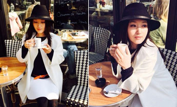 һ����Ů��╬���ǰ��΢������Լ��ڰ�����^����Ƭ����Ƭ����һ�����e�b�����B�ڰ�����^�����������������ó̐���ʮ�㡣