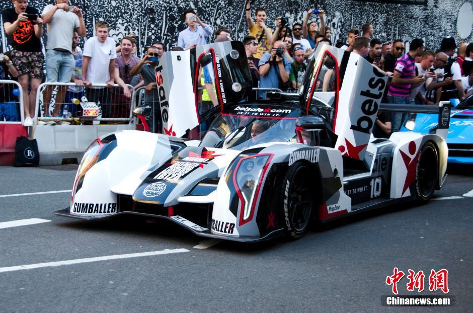һ��һ�ȵ�Gumball3000������܇����ِ6��8���ڂ����e�С�