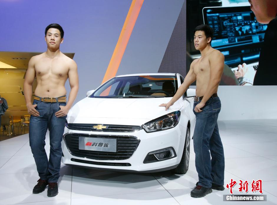 10��16�գ�������ģ������h���H܇չ�����ñ����v����^����(d��ng)�գ���ʮ�����h���H��܇չ�[������h���H���[����¡���e�С�܇չ��300��҅�չ�S�̡�80������܇Ʒ�����ࣻ܇չ�F(xi��n)����܇�l(f��)�����װl(f��)��(sh��)�����_(d��)60��