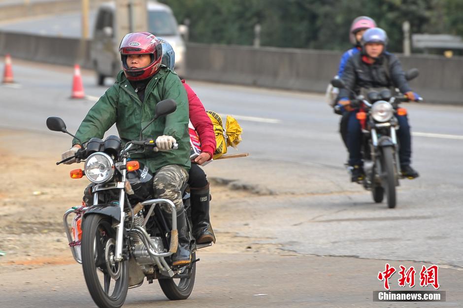 ��1��16����24�գ��ďV�|�{�Ħ��܇;��(j��ng)�V�����ݷ��l(xi��ng)�Ĵ�܊��ͻ��ʮ�f���S������(ji��)�R����ÿ���^����Ħ��܇��(sh��)��߀�����ӡ�