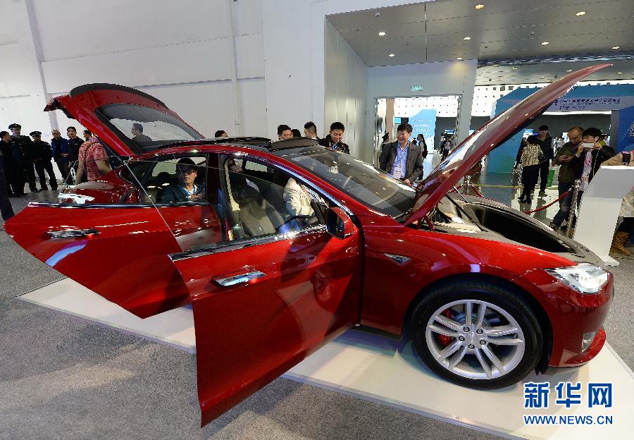 4��24�գ��^���ڡ��Ͻ�������˹��չ�^���^��˹����܇�����գ�������늄���܇���a����˹����܇��˾���a����˹��늄���܇����ڶ����Ї����Ϻ������H���g�M���ڽ��ו����Ͻ��������������T���^����