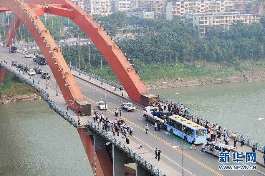 5��12���Ĕz�Ĺ���܇ȼ���F��������16�r50�����ң�ԓ��һ�v14·����܇��������e�ǅ^���T���ϕr�l��ȼ����Ŀǰ�Ѵ_�J1��������20�����܂���