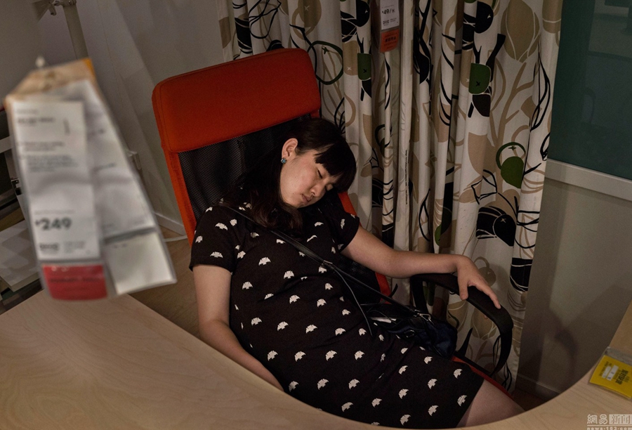 �D����ڼҾ��̈���е�ɳ�l����˯�X��Ϣ��