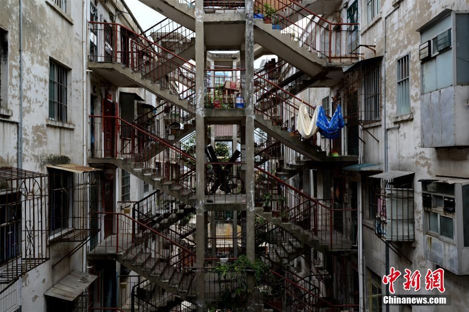 �ό���һ����^������һ�������ذԚ�Ęǌӽ������ǌ�֮�gͨ�^һ���p����݌ӌ����B���B�B�����ʮ�ְԚ���