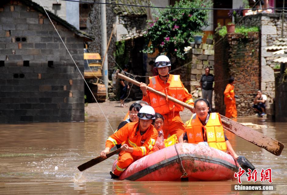 7��22�գ��F��ʡ�d�x�������(zh��n)����������ڽM����(g��)��կ����(qi��ng)�������l(f��)�ĺ�ˮ������׃�ɡ��u������ˮһ�����^���ӵ���̎���񷿷�픡�