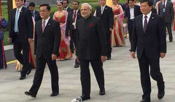 �����¹����ʽӭĪ��