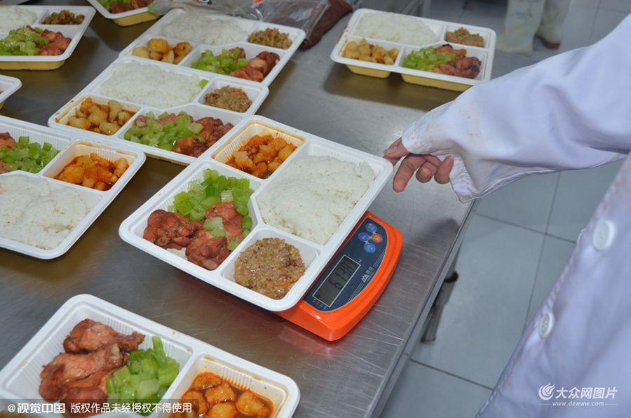 2015��12��25�գ��ɶ�����ͬ�ڴ��ӛ������܇(ch��)�T�{�����S��һ�ײ˵ĺ����������ĵ����к������ȫ���y(t��ng)һ��(bi��o)��(zh��n)����ԭ���M(j��n)؛���ּӹ������ӹ��ͽ��ط�棬����(g��)���a(ch��n)���̺ܶ඼���əC(j��)�������ÿ������������_������