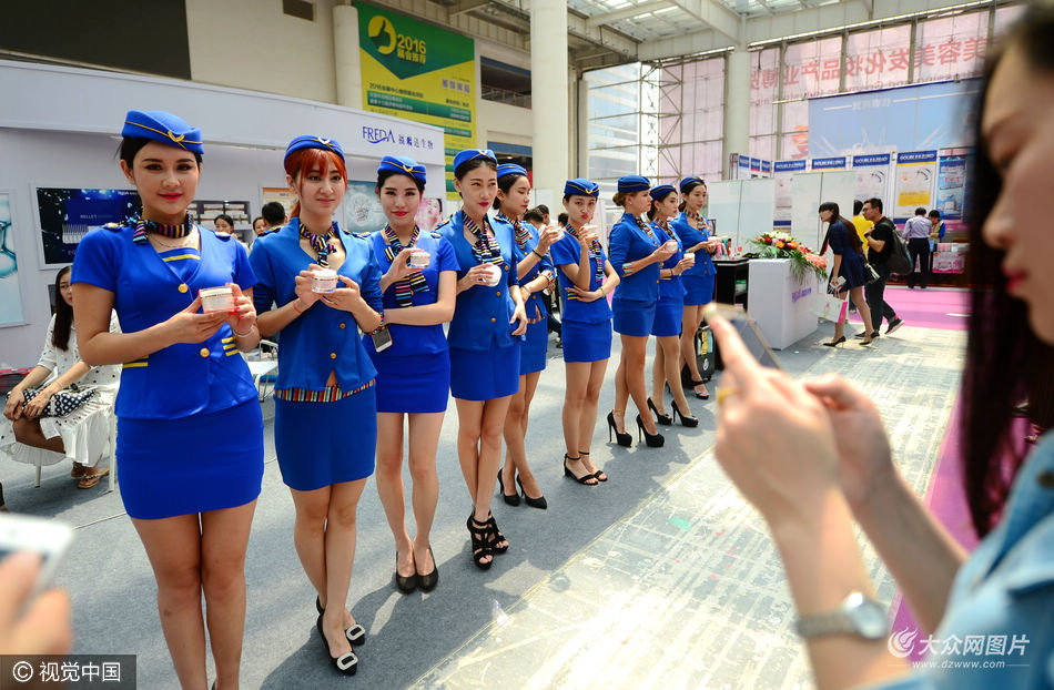 2016��5��5�գ�ɽ�|ʡ��(j��)�����e�е�31���Ї�����(j��)�ϣ����H�������l(f��)���yƷ�a(ch��n)�I(y��)���[������������ݡ����y��������I(y��)�F(xi��n)��չʾ���¼��g(sh��)�ͮa(ch��n)Ʒ��