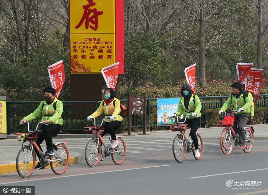 3��5�գ�ɽ�|ʡ�����У��S̎��Ҋ��Ħ�݆�܇�ɞ鲻������Gɫ���е����x��ͬ�rһЩ��؜�t��ռ�ô���Ħ�݆�܇������׃�����Լ��������aƷ�����r���ߣ��͂��ˆT�T܇�����aƷ��