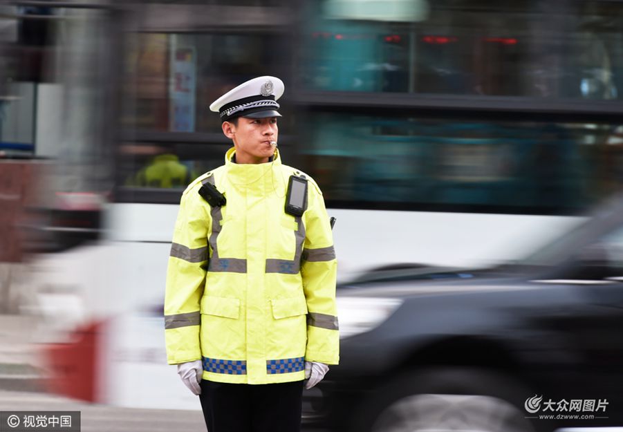 ������ɽ�|ʡ�uƽ�h�����ֽ������һ��꠵Ľ����O���ɞ�W�t���˂������ۍ����I��������صľ��񼊼�������Ȧ�cٝ���S����·���O��ֵ�صĽ�ͨ���r�����������к������֙C�Ĕz���ɞ�����ֵ�صĽ�ͨ����һ���L����