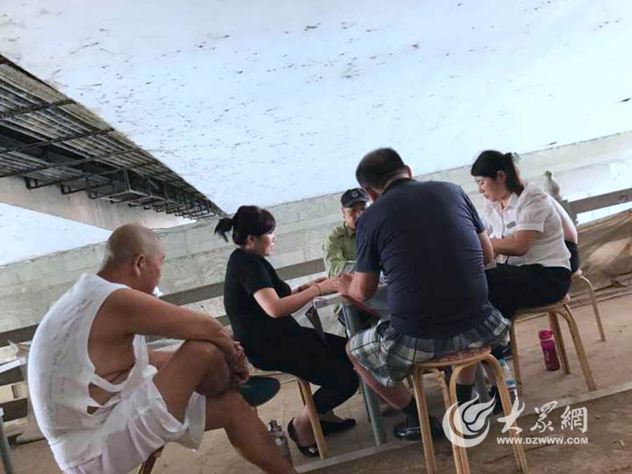 �󱊾W����7��17��Ӎ 17�գ��ڝ��Ϛvɽ·С��Ә��£�ӛ�߿����F���ۼ�������ʮ�����ѣ��[�����������������F�����Ѹ��Vӛ�ߣ����@�������Ҫ���X�ġ����󱊾W-ɽ�|24С�r�͑���ӛ�� ���L����