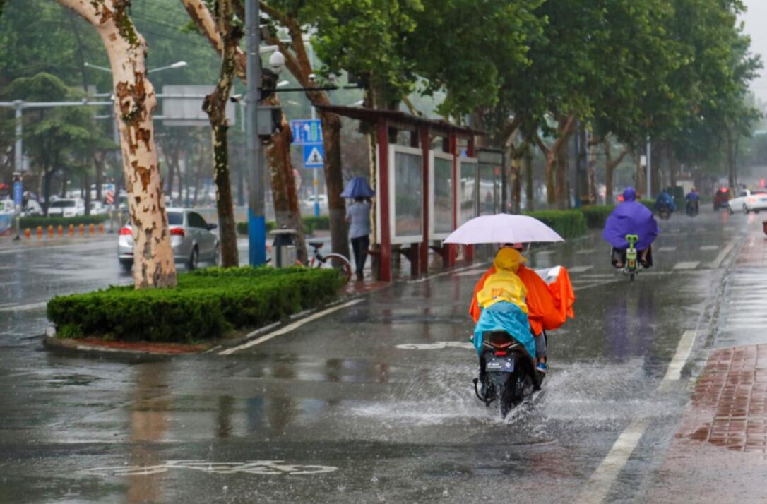 �󱊾W����6��25��Ӎ  25�������R����ͨ���߷���һ��������s���R���ǅ^����·�ε������γɷeˮ�������������ڷǙC��܇���@�p���������в�������ð����С����󱊾W-ɽ�|24С�rӛ�� ���٣�