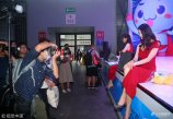 2018��8��3�գ���ʮ�����Ї����H��(sh��)�a����(d��ng)�ʘ�չ�[��(hu��)(ChinaJoy)���Ϻ��e�У�����չ����Ոչʾ�a(ch��n)Ʒ��ģ�؂��ɞ�չ��(hu��)��һ���n�����L(f��ng)������