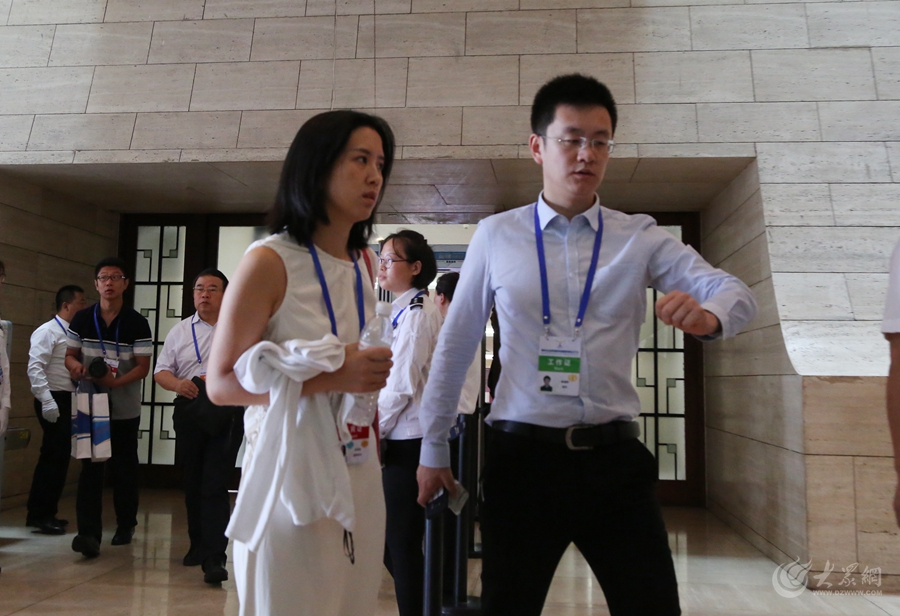 3��Ħ�݆�܇��(chu��ng)ʼ�˼���ϯ��(zh��)�йٺ��|�� ���������  �x�׸�z.JPG