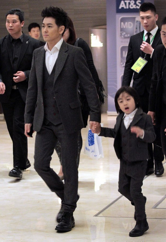 ��־�f��kimi����W ���S�������һ·�o��(�D)